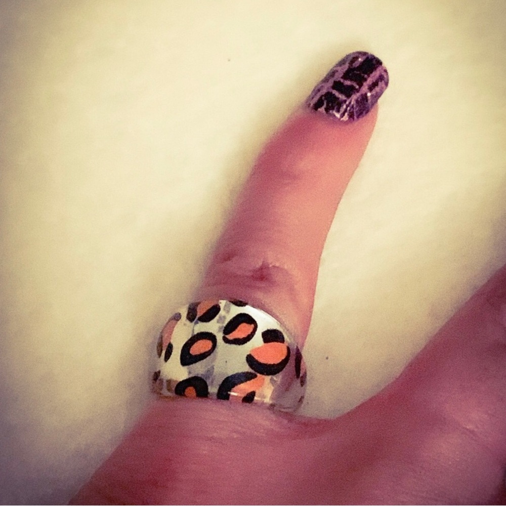 Handmade leopard epoxy ring - Picture 3 of 6